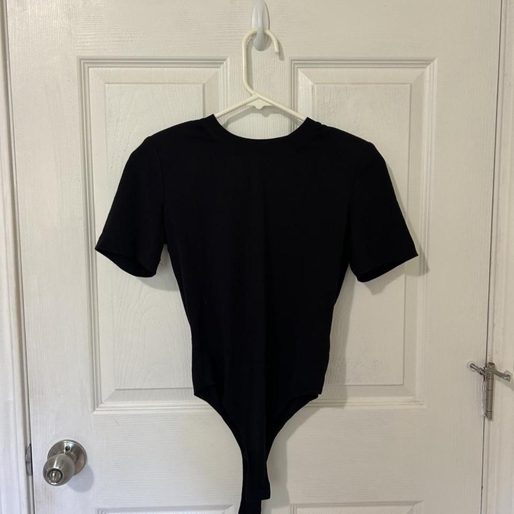 Women's Black Short-Sleeve Bodysuit - Sleek Everyday Staple